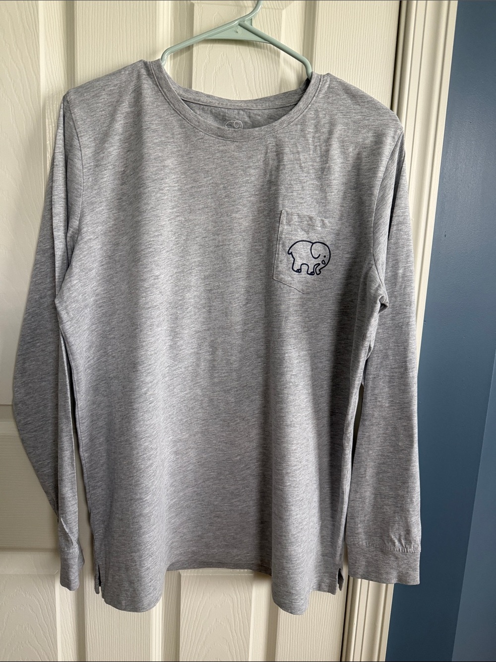 ivory ella Heather Gray Long Sleeve Tee with Pocket Elephant